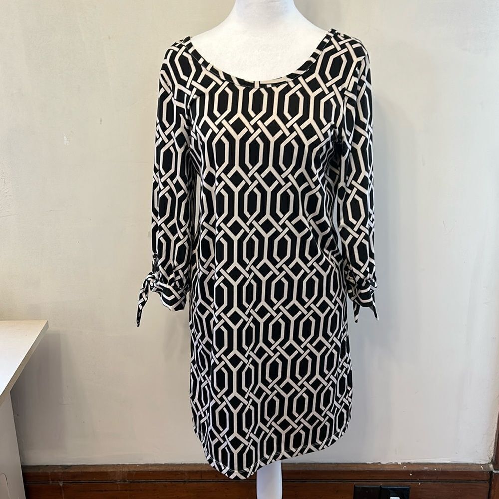 Mudpie black white patterned 3/4 length sleeve dress  Size S EUC
